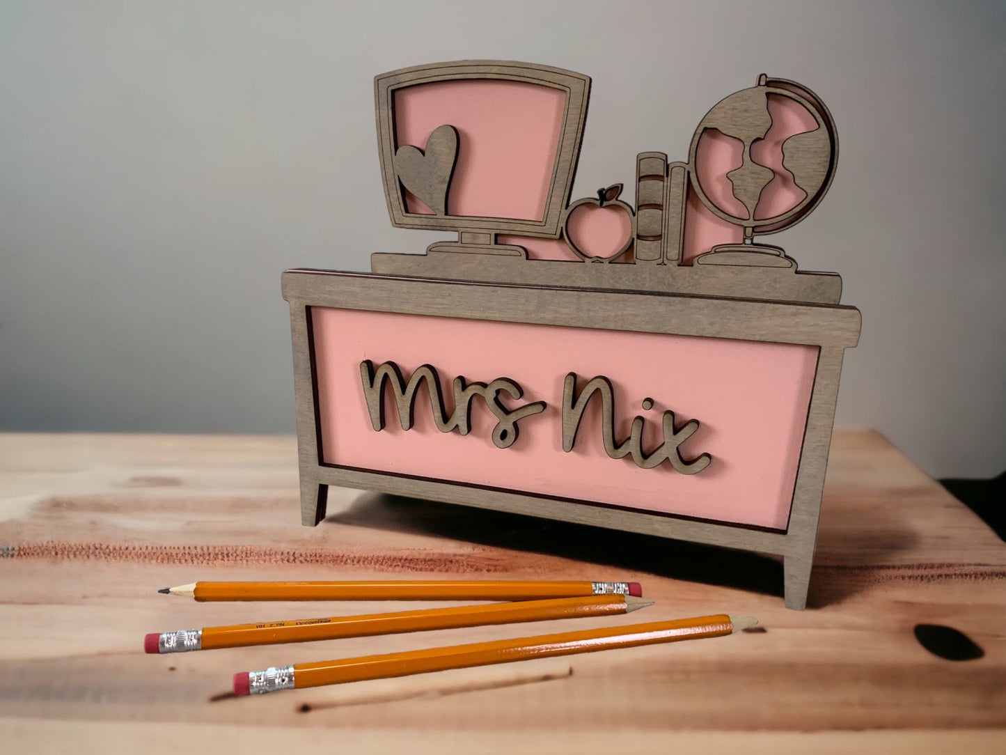 Teacher desk pencil holder 